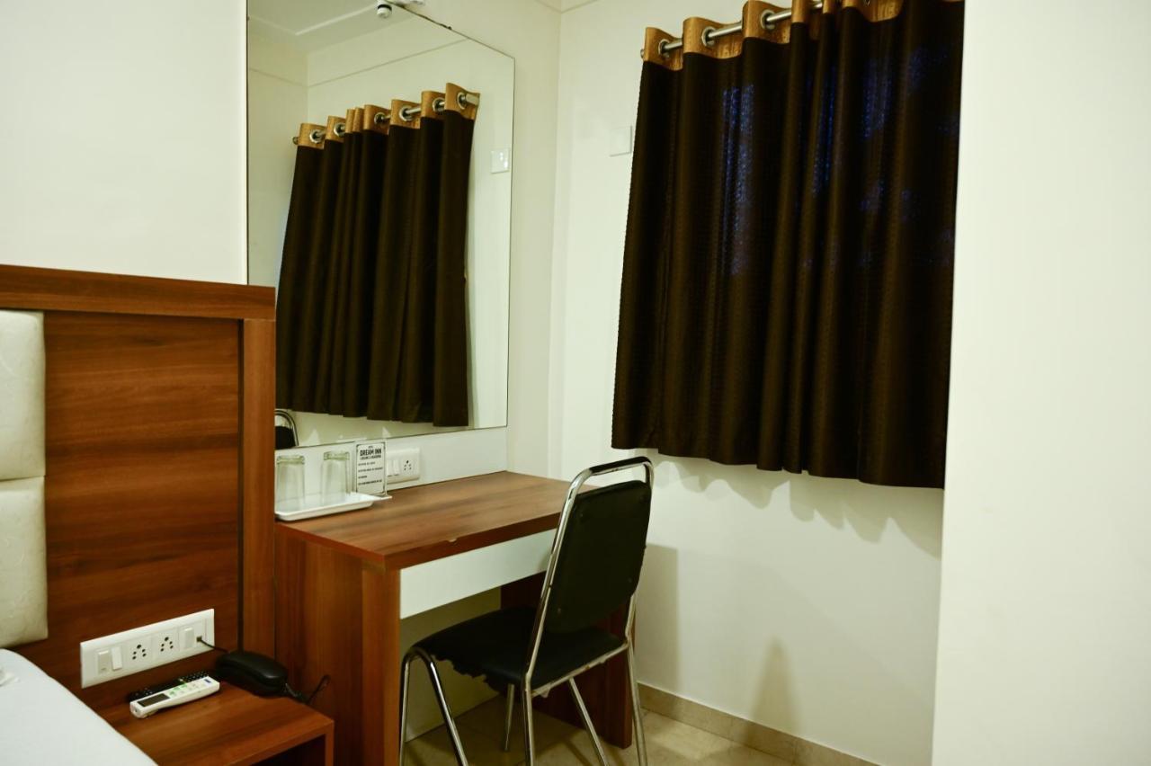 Hotel Diamora Residency Тхане Экстерьер фото