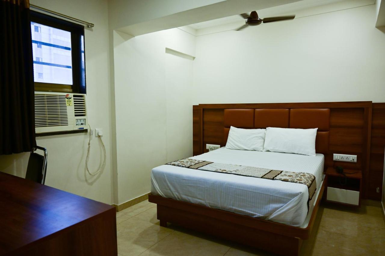 Hotel Diamora Residency Тхане Экстерьер фото