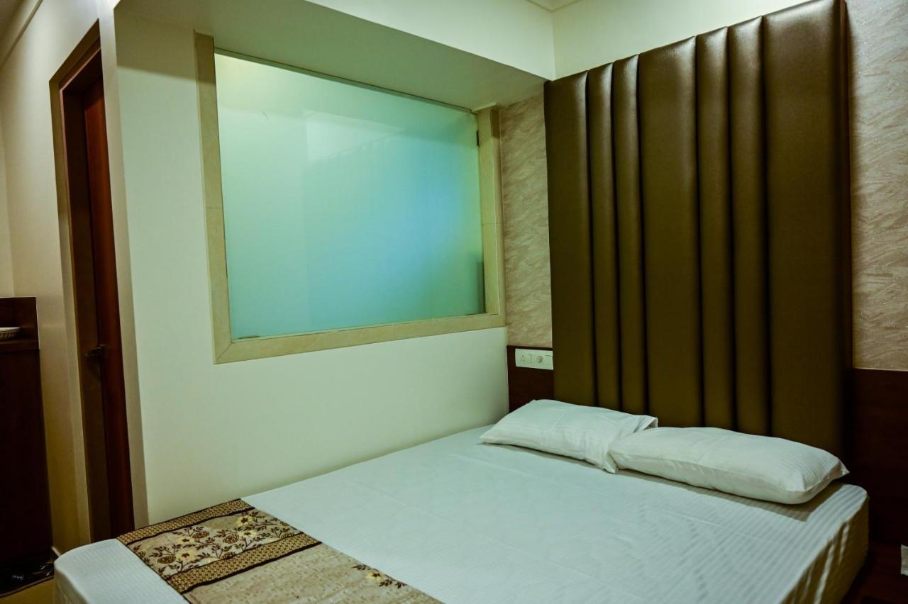 Hotel Diamora Residency Тхане Экстерьер фото