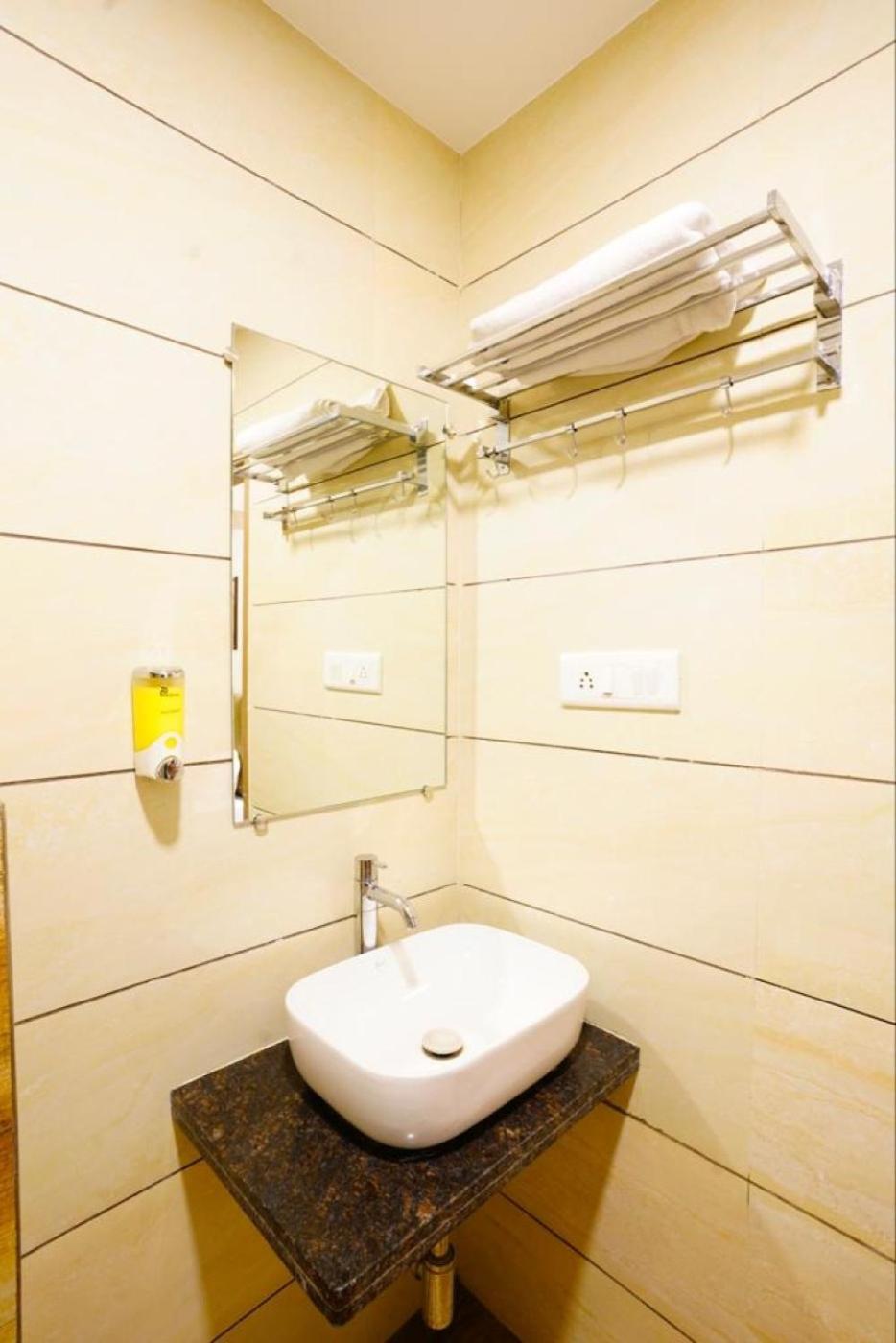 Hotel Diamora Residency Тхане Экстерьер фото